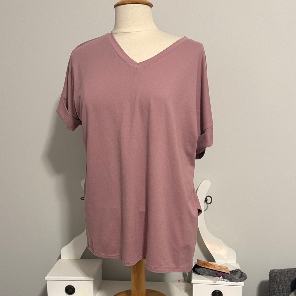 ❤️Zenana Outfitters Dusty Pink V-Neck Tee